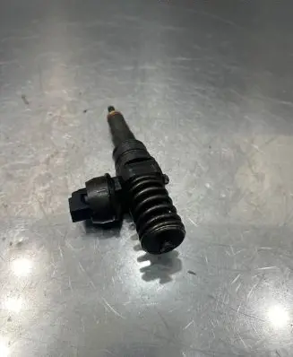 Volkswagen Caddy Fuel injector 038130073br