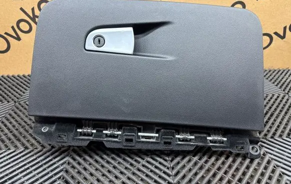 Alfa Romeo Stelvio Glove box set 27092017