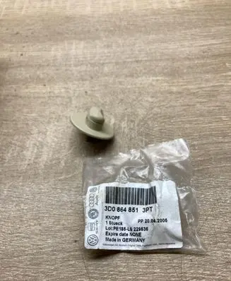 Volkswagen PASSAT B5.5 Floor mat clip fixing clamp 3D0864851