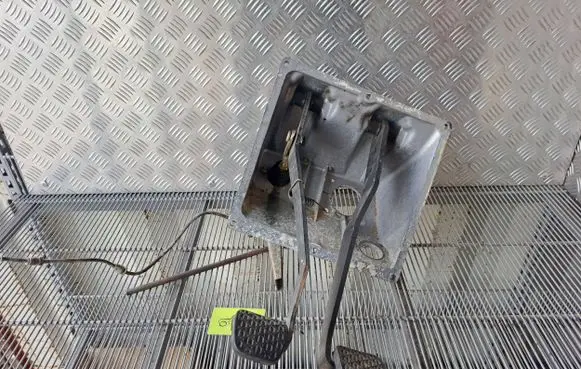 Mercedes-Benz G W460 Pedal assembly A0012953806 A4602941201 0012953806