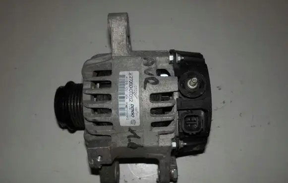 Toyota Auris E180 Generator/alternator MS1012100912