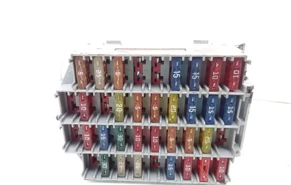 Volvo V70 Fuse module 9162439