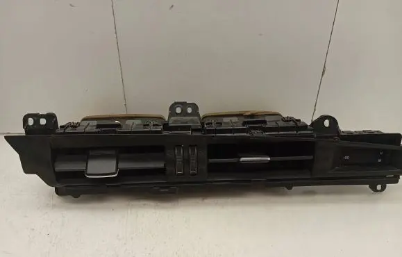 Toyota Auris E180 Dash center air vent grill 5567002400 5567002390 5567002320