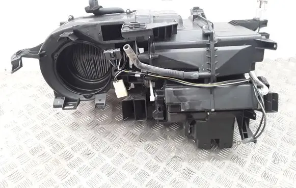 Toyota Avensis T250 Interior heater climate box assembly 8701005831 1138002051