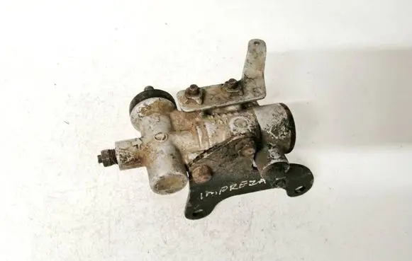 Subaru Impreza I Master brake cylinder