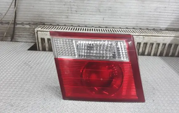 KIA Carens I Tailgate rear/tail lights