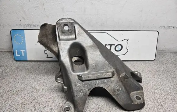 BMW 3 E90 E91 Engine mounting bracket 6760316 24168110