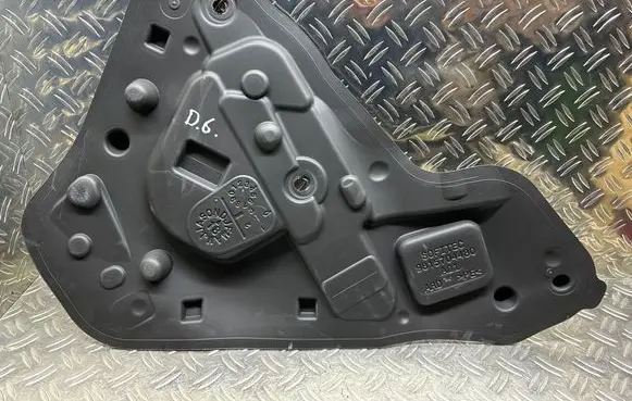 DS Automobiles 7 Crossback Rubber seal rear door 9815704480