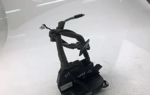 Renault Clio IV Coupe door lock (next to the handle) 805004945R