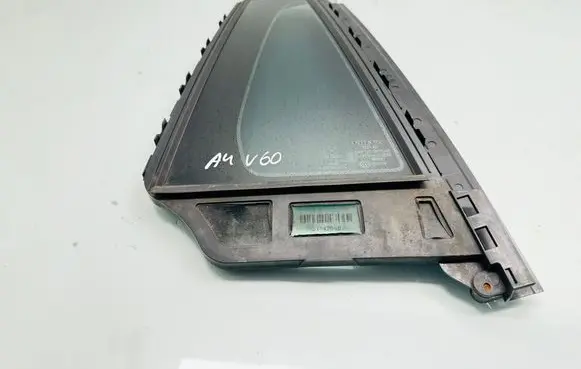 Rear vent window glass