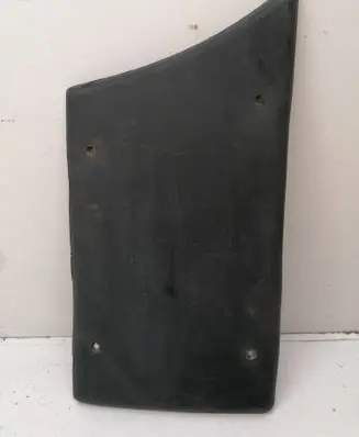 Rear fender molding trim