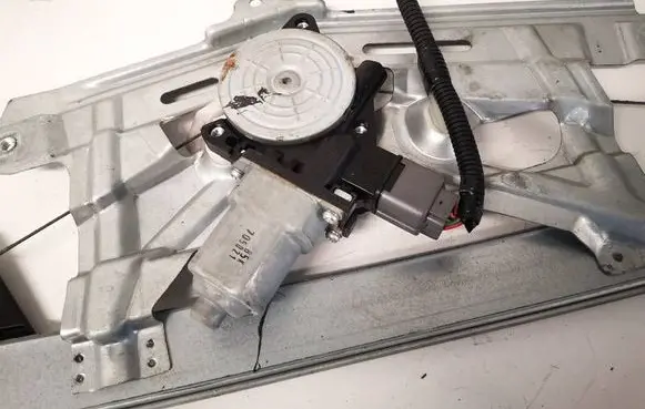 Honda Civic Front door window regulator motor 