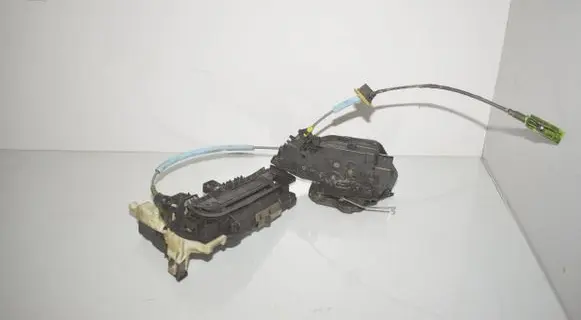 BMW 2 Active Tourer U06 Front door lock 7956135 51217956135 9451631