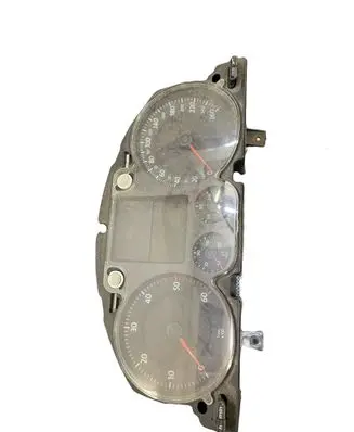 Volkswagen PASSAT B6 Speedometer (instrument cluster) 3C0920853J