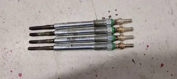 Volvo V40 Glow plug 9683195280