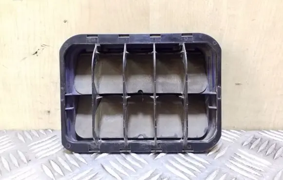 Peugeot 508 Quarter panel pressure vent 9675506980
