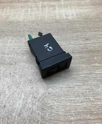 Volkswagen Jetta IV Seat heating switch 1J0963563B
