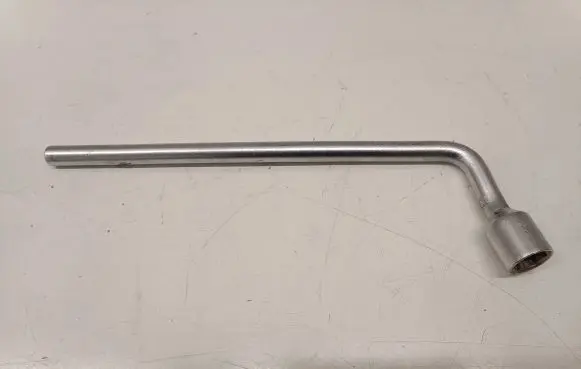 Mercedes-Benz E A207 Wheel nut wrench A2215810001