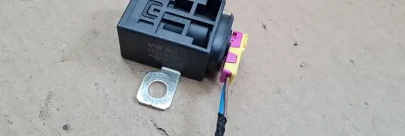 Audi A4 S4 B9 Battery relay fuse 4F0915519 150576