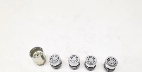 Volvo V50 Anti-theft wheel nuts and lock 30683924