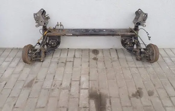 Renault Clio IV Rear axle beam 