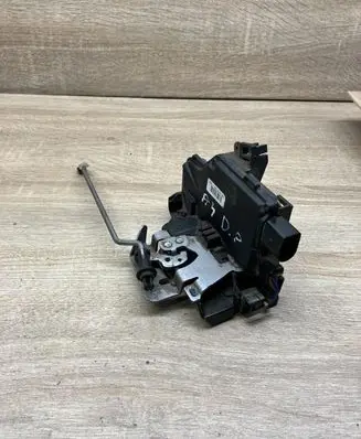 Audi A4 S4 B6 8E 8H Front door lock 8E1837016C RIGHTSIDE
