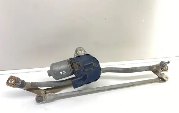 Front wiper linkage and motor