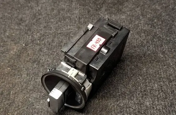 Volkswagen PASSAT B7 Ignition lock 3C0905843AE