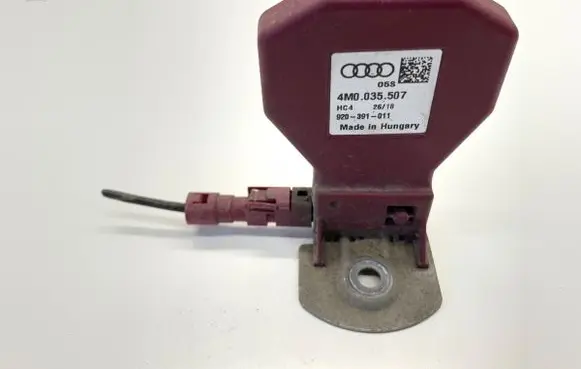Audi A4 S4 B9 8W Sound amplifier 4M0035507