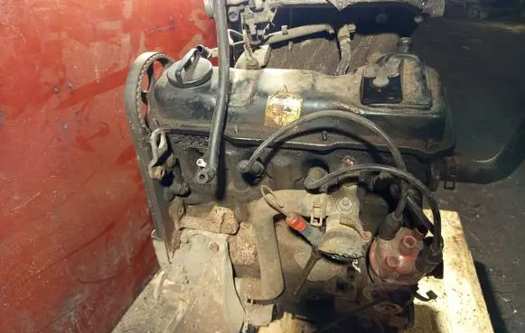 Volkswagen Golf II Engine 026103373AA