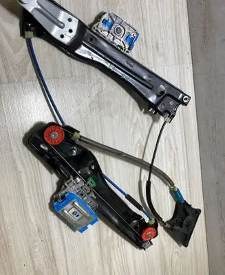 Audi A5 Rear door window regulator with motor 8W8839462