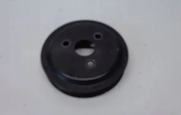 Opel Corsa D Crankshaft pulley 90531737