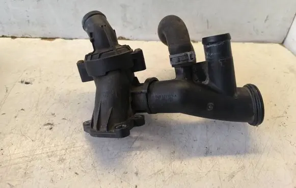 Volkswagen Polo V 6R Thermostat/thermostat housing 04B121026C 04B121111C 121026E
