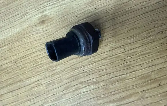 BMW 3 E90 E91 Air conditioning (A/C) pressure sensor 9141957