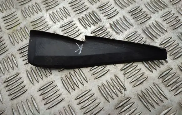 Peugeot 2008 I Windshield trim 96748542XT
