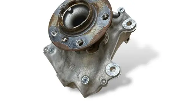 BMW 4 F32 F33 Front wheel hub spindle knuckle 6799097 31216799097 31206876840