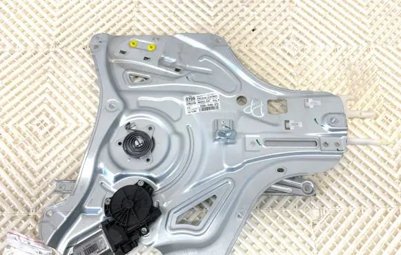 Hyundai ix35 Front door window regulator with motor 402390B