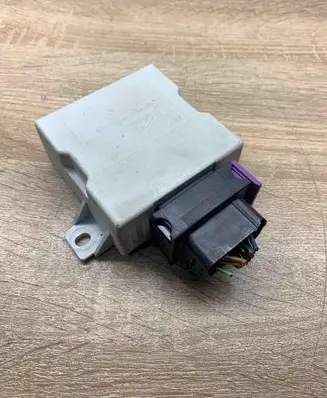 Toyota Avensis T250 Window wiper relay 150696