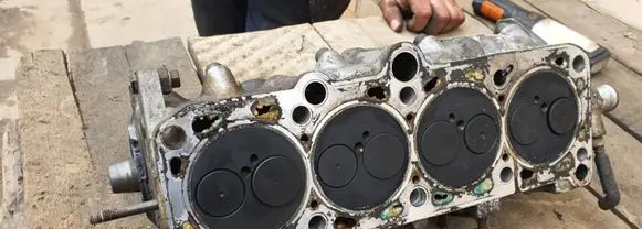 Volkswagen Golf III Engine head 028103373N
