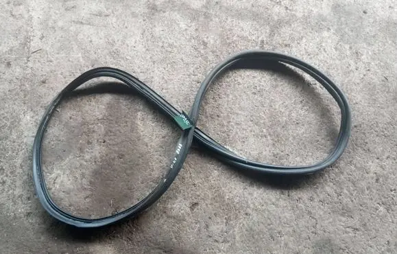 Volvo V40 Loading door rubber seal (on body) 
