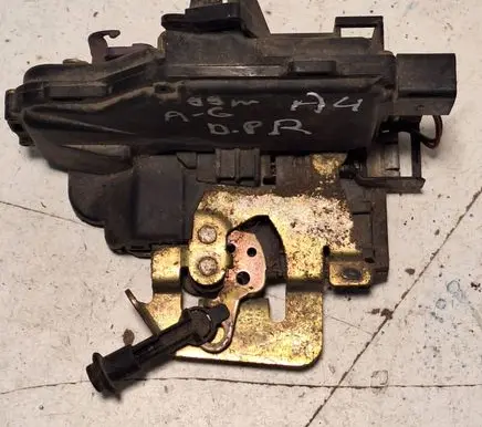 Audi A4 S4 B5 8D Front door lock PA6630GF