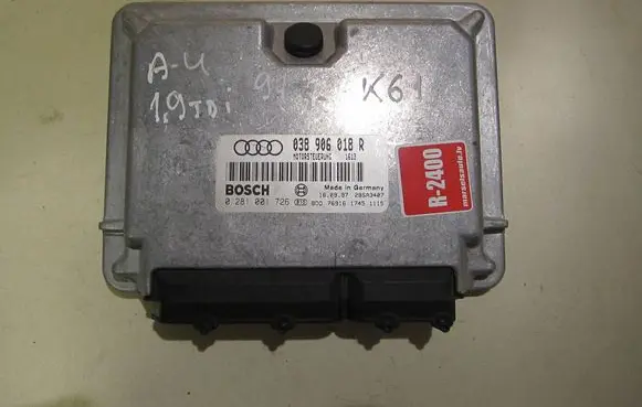 Audi A4 S4 B5 8D Engine control unit/module 038906018R 0281001726