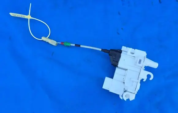 BMW 7 G11 G12 Front door lock 5A36EA1