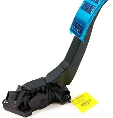 Accelerator throttle pedal