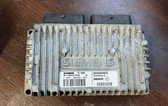 Renault Clio III Gearbox control unit/module 8200204643 s118037002a
