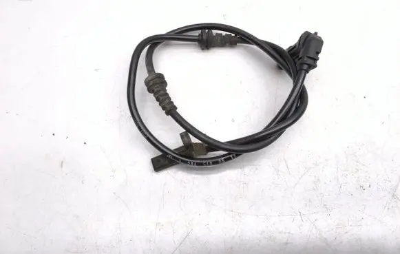 Mercedes-Benz GLK (X204) ABS brake wheel speed sensor A2045400517