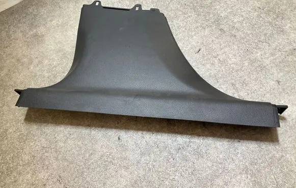 (B) pillar trim (bottom)