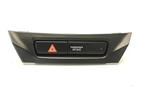 Suzuki Baleno IV Hazard light switch M68P105PK