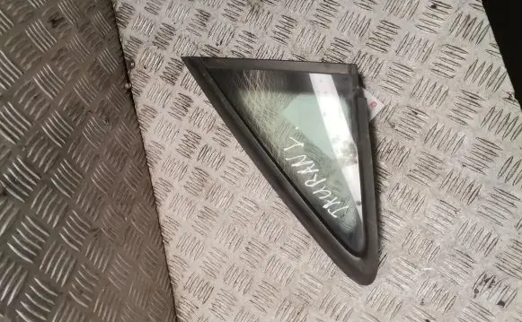 Volkswagen Touran I Front door vent window glass four-door 