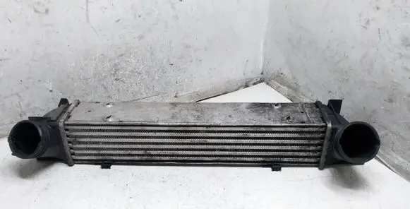 BMW 3 E90 E91 Intercooler radiator 752178301 11074810 3213634